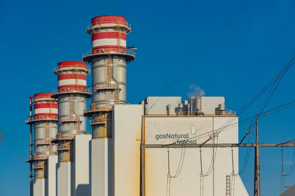 Puerto de Sagunto, Castellon, İspanya. 3 Şubat 2022 - Doğal gaz birleşik elektrik santrali, Fenosa 'dan, İspanyol enerji şirketi