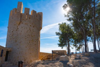 Segorbe, Castellon, İspanya. Yıldızın kalesinin ana geçidinde bir kule.