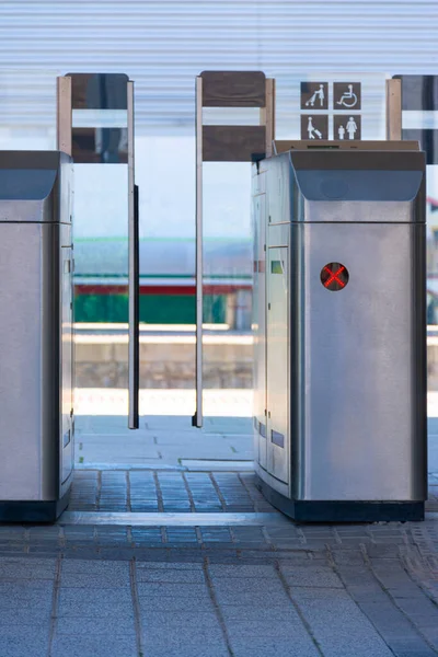 Billete Automático Control Acceso Una Línea Tren Aire Libre Estación — Foto de Stock