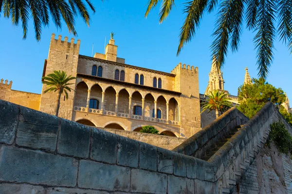 Palacio Real Almudaina Del Siglo Xiv Torres Catedral Palma Mallorca — Foto de Stock