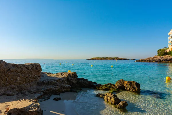 Skalnatý Roh Pláže Ses Illetes Ostrovem Caleta Vpředu Palma Mallorca — Stock fotografie