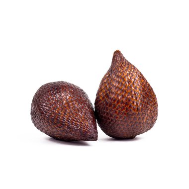 Taze, kahverengi, olgun meyveler beyaz arka planda izole edilmiş. Yakın plan..