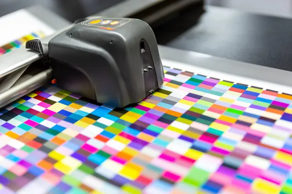 Ofset baskısı. Test Kemeri üzerindeki CMYK renk yaması değerini doğrula.