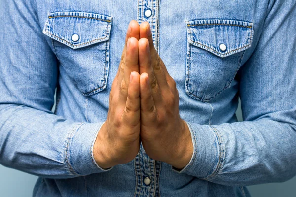 Blue collar worker praying — Stock Photo, Image