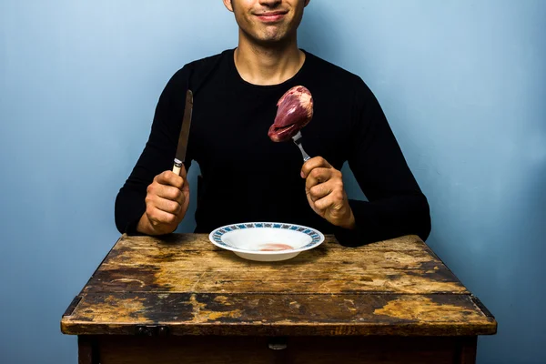 Fiatal ember, miután egy szív, ebédre — Stock Fotó