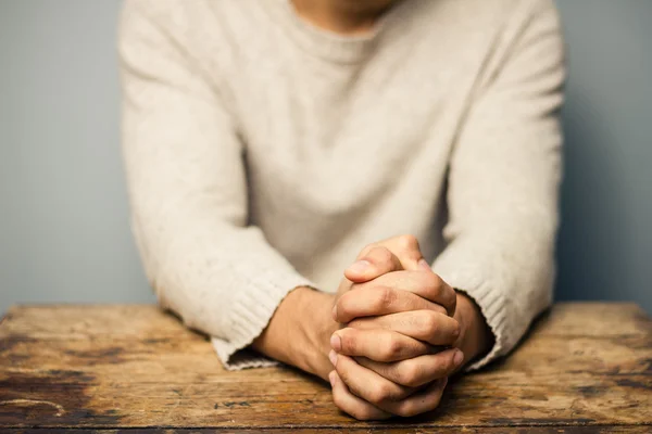 Resepsiyon, dua eden adam — Stok fotoğraf