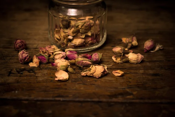 Primer plano sobre capullos de rosa secos — Foto de Stock