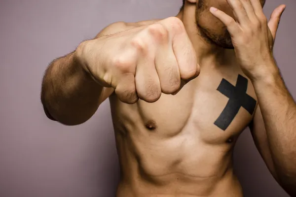 Boxeo masculino en forma joven —  Fotos de Stock