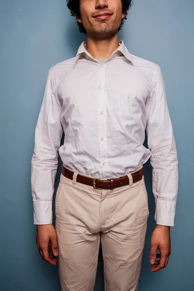 Hombre joven con camisa blanca —  Fotos de Stock