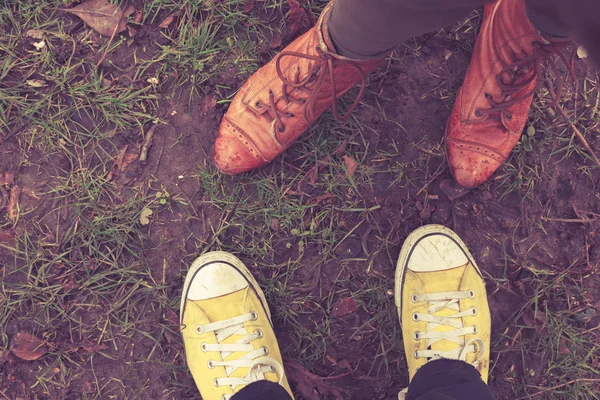 Casal no parque — Fotografia de Stock