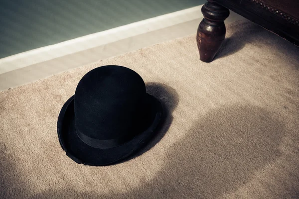 Cappello bombetta e ombra — Foto Stock