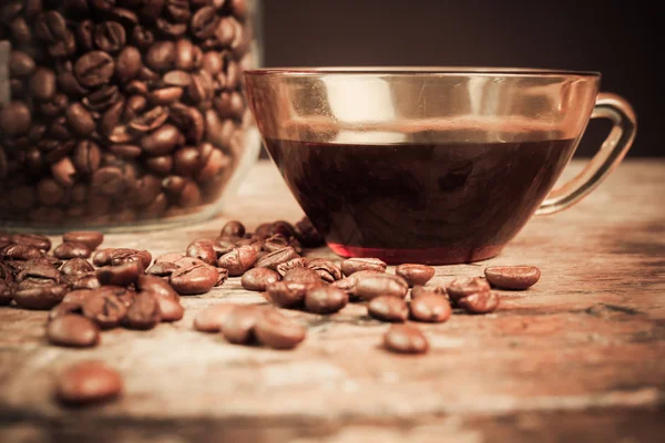 豆とブラック コーヒー一杯 — ストック写真