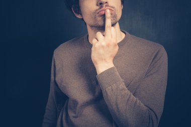 genç adam müstehcen jest görüntüleme