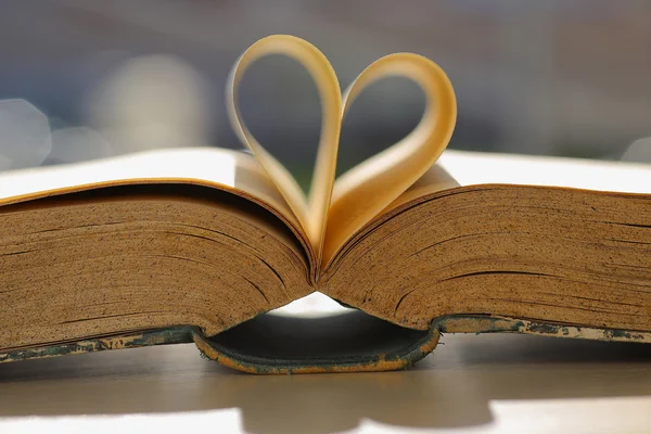 Book with heart shape. — Stock Photo, Image