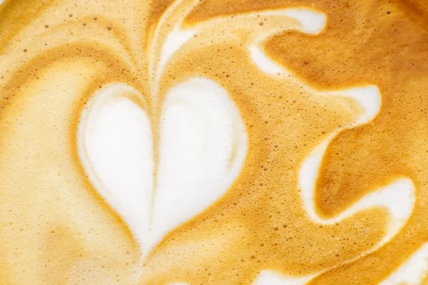 Latte Art, kávé a fehér háttér — Stock Fotó