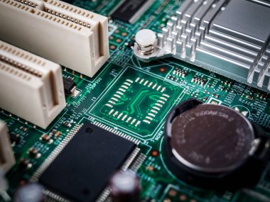 Bir evin ana kartı, masaüstü, sunucu, dizüstü bilgisayar, elektronik panoya yakın çekim, yuva, pil, konnektör, radyatör, bilgisayar onarımı