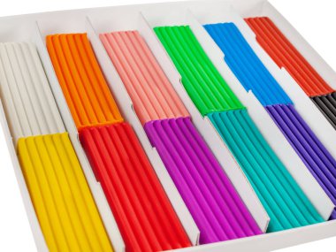 Modellik için plastik balmumu, çocukların çok renkli plastikleri, yakın plan, seçici odaklanma