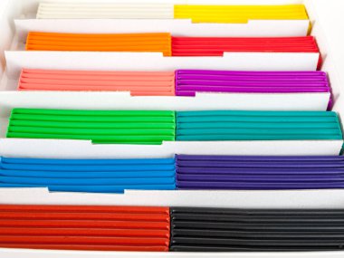 Balmumundan plastik kil, birçok farklı renk, modelleme için, çocuklar için, yakın çekim