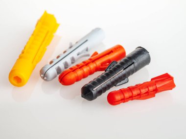 Farklı boyutlarda, şekillerde, duvar malzemelerinden oluşan bir set plastik panel.