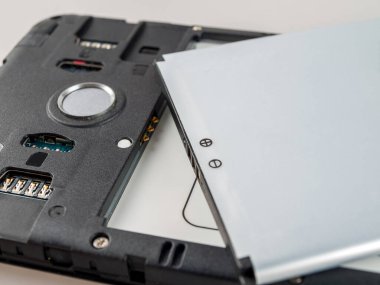 akıllı telefon pili değiştirme, pil ve kapasite ömrü, şarj döngüsü sayısı, li-ion batarya