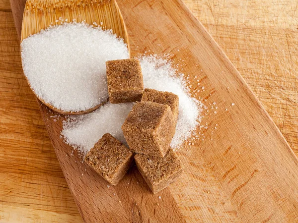 Açúcar Cana Marrom Cubos Açúcar Cristalino Branco Vista Superior Tipos — Fotografia de Stock