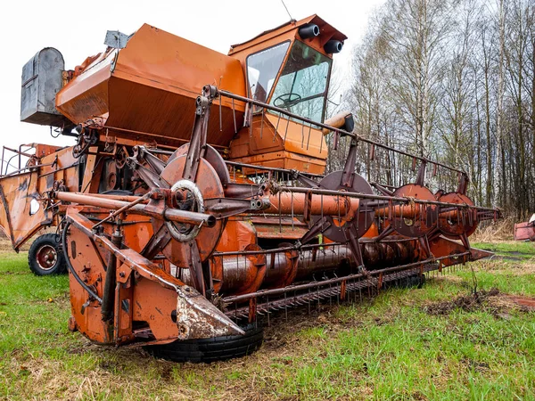 Multifunktionaler Mähdrescher Für Getreide Auf Den Feldern Nahaufnahme — Stockfoto