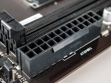 Ana güç kablosunu bilgisayar ana kartına ve işlemci güç kablosuna bağlamak için konnektör, 24 ve 8 lobutları, birim güç kaynağı, ATX bağlantı standardı