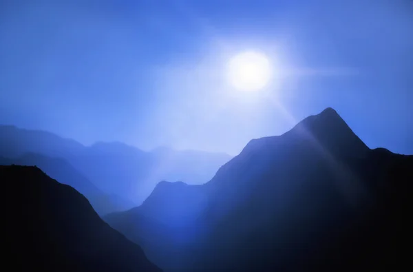 dağlar ve açık güneş