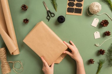 Bir hediye nasıl sıfır atık biçiminde paketlenir