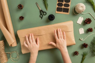 Bir hediye nasıl sıfır atık biçiminde paketlenir