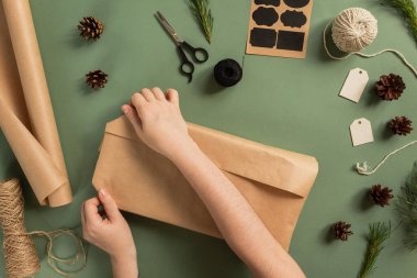 Bir hediye nasıl sıfır atık biçiminde paketlenir