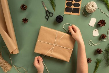 Bir hediye nasıl sıfır atık biçiminde paketlenir