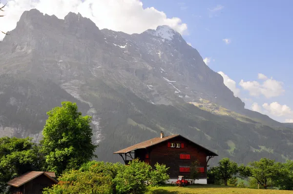 Chalé em bernas Alpes — Fotografia de Stock