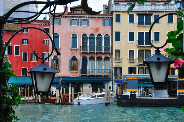 Venetian canal details — Stock Photo, Image