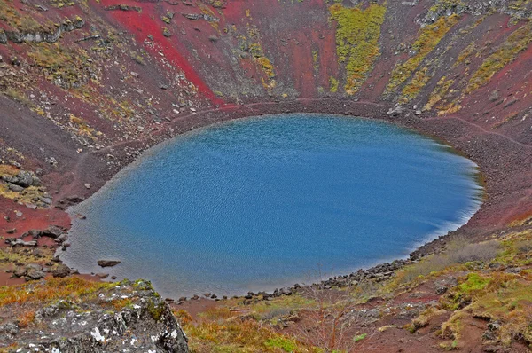 Kerid 火山: 红底 — 图库照片