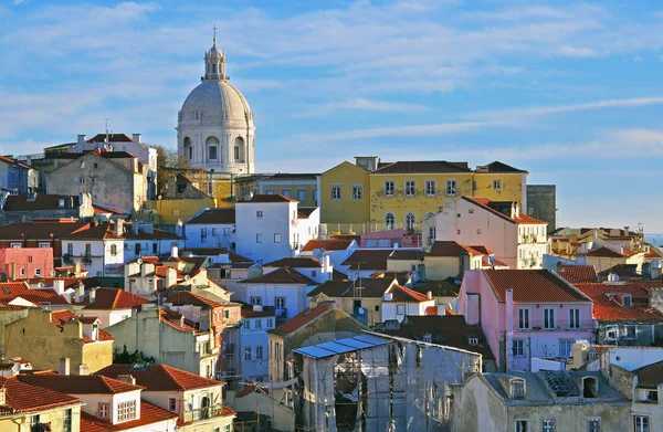 A paisagem urbana de Lisboa ao pôr do sol — Fotografia de Stock