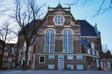 Amsterdam kilise günbatımı üzerinde