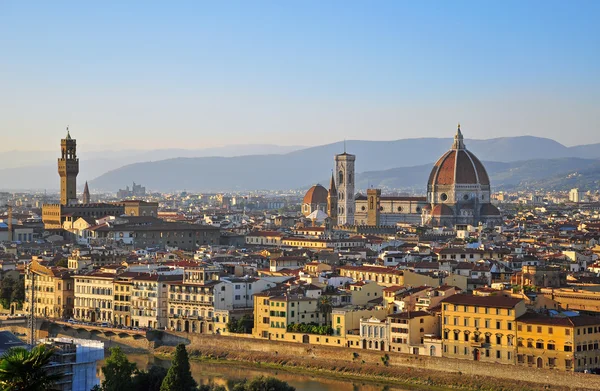 Floransa Katedrali'nin günbatımı üzerinde — Stok fotoğraf