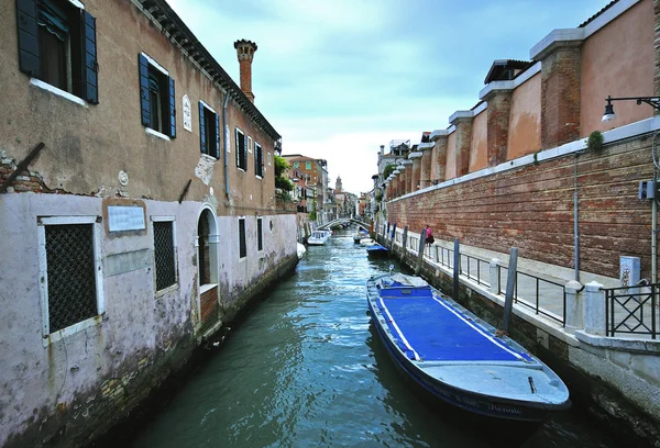 Venedik canal günbatımı üzerinde — Stok fotoğraf