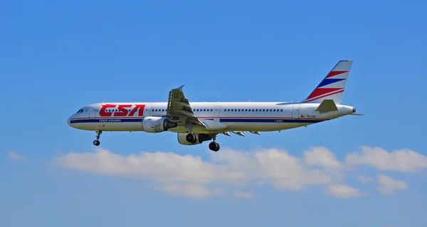 CSA aircraft landing — Stock Photo, Image