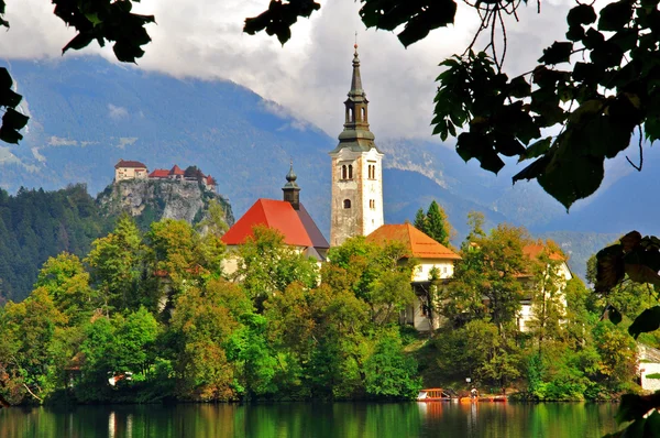 Iglesia en el lago Bled — Foto de Stock