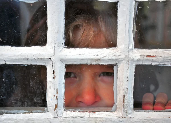 Sguardo triste del ragazzo — Foto Stock