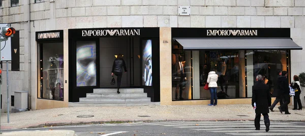 Tienda insignia de Armani en Lisboa, Portugal — Foto de Stock