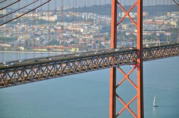 Tráfico por carretera en el puente — Foto de Stock