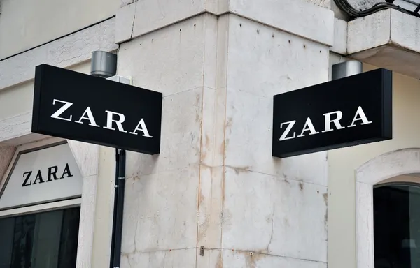 Знак магазина Zara — стоковое фото