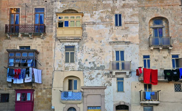 Maltesische Häuser in Valletta — Stockfoto