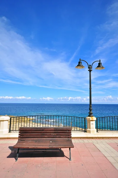 Bench at the seafront — Stock Photo, Image