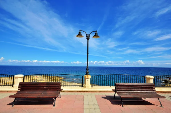 Panchine al mare — Foto Stock