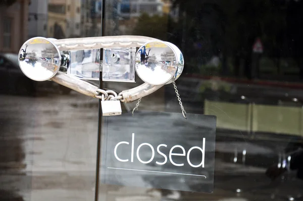 Geschlossener Schilderladen — Stockbild Geschlossener Schilderladen — Stockfoto