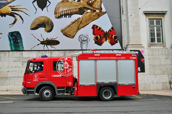 Camión de bomberos de Lisboa, Portugal — Foto de Stock